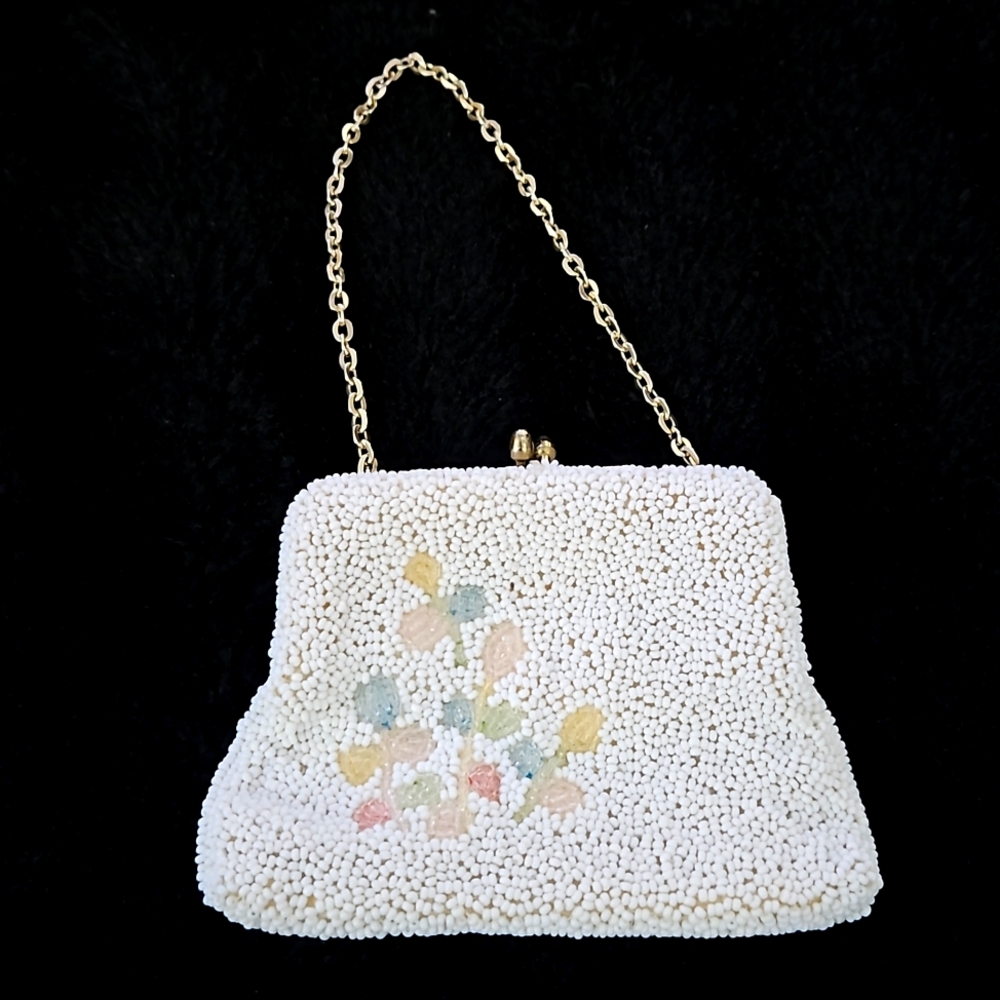 VINTAGE SMALL COIN PURSE BEADED w/FLOWERS MINI   PURSE WITH CHAIN Made In‎ Japan